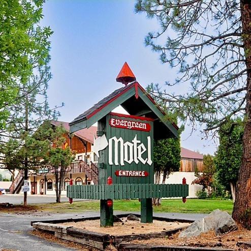 Evergreen Inn レブンワース エクステリア 写真