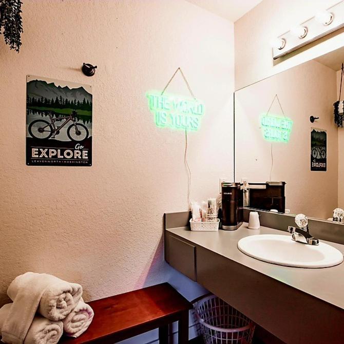 Evergreen Inn レブンワース エクステリア 写真